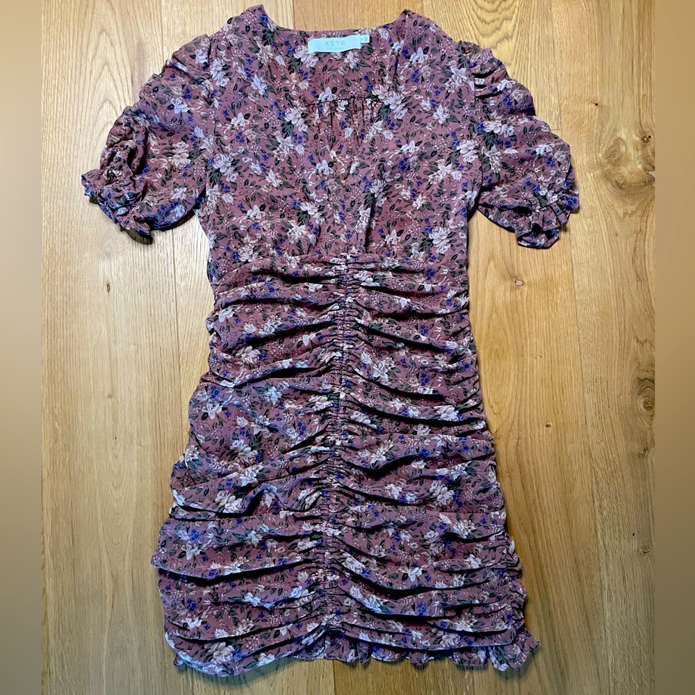 (For Love & Lemons style) ASTR Blush Floral V-Neck Mini Dress size small